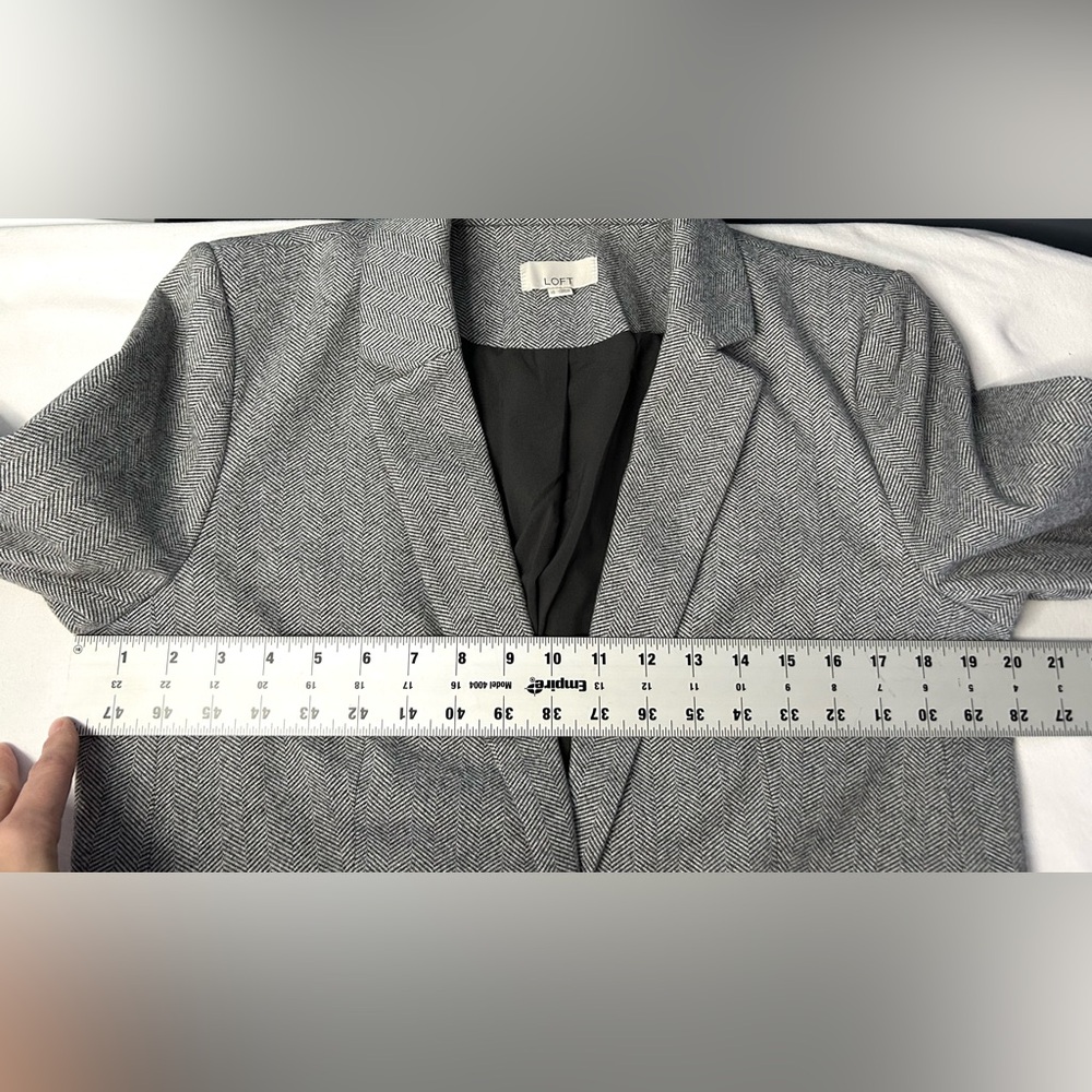 LOFT Blazer Womens 10 Gray Equestrian Herringbone Elbow Patch Crest Buttons Work - Picture 10 of 16